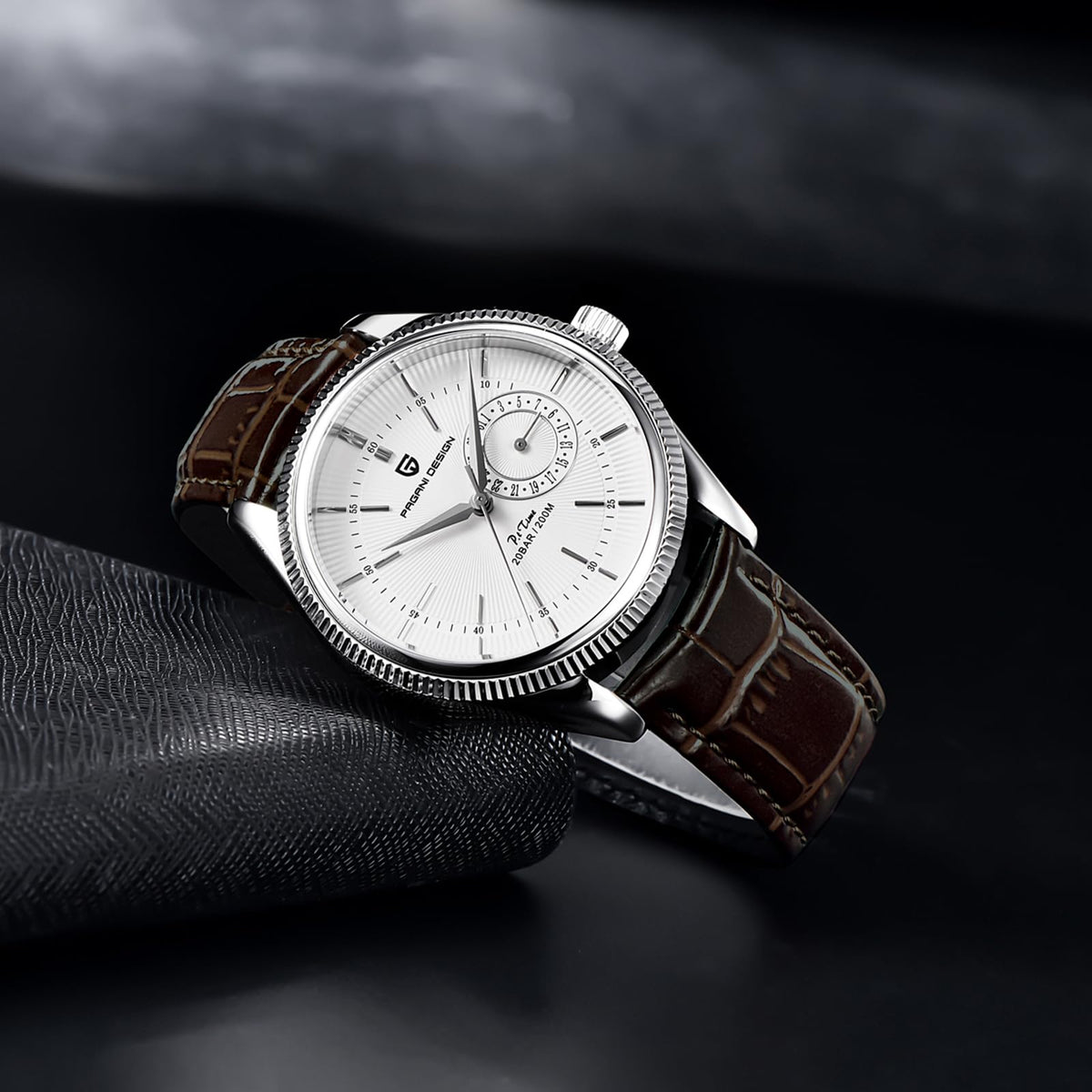 40mm Stainless Steel Quartz Wristwatch with Date Display W765