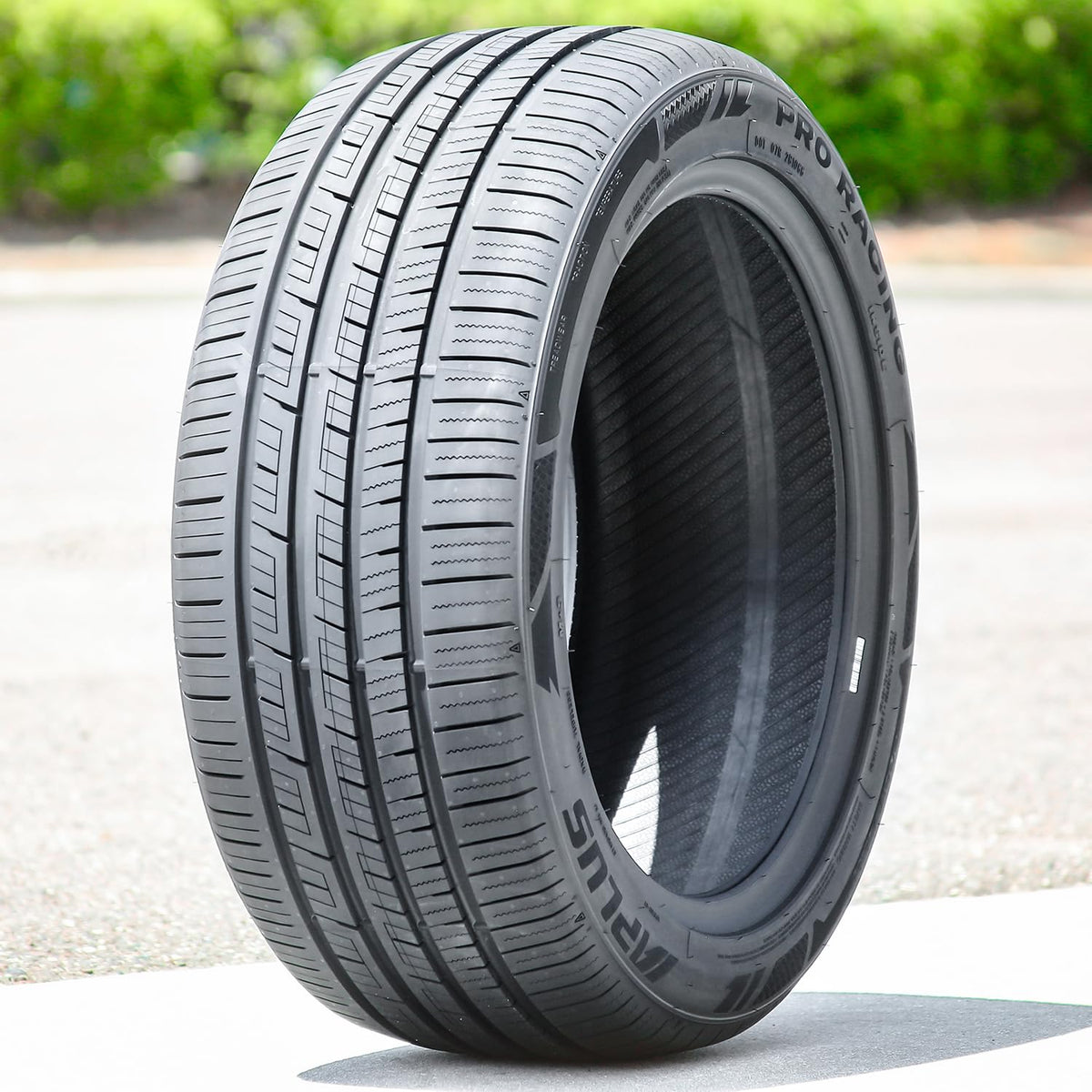 235/40ZR18 95W XL Racing Tire P615