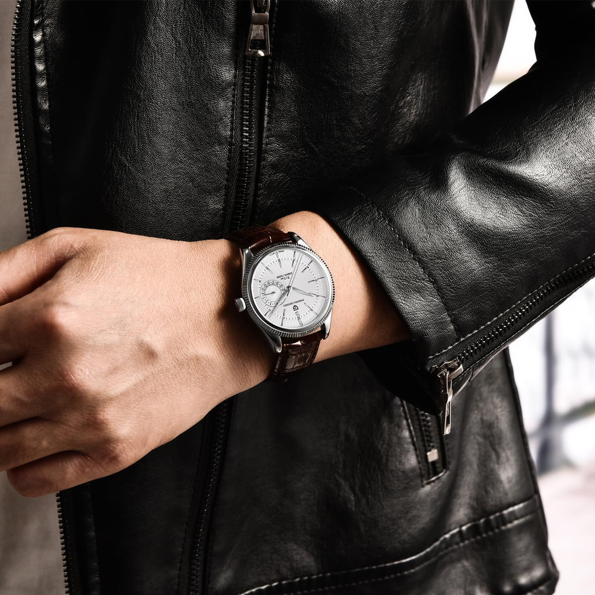 40mm Stainless Steel Quartz Wristwatch with Date Display W765
