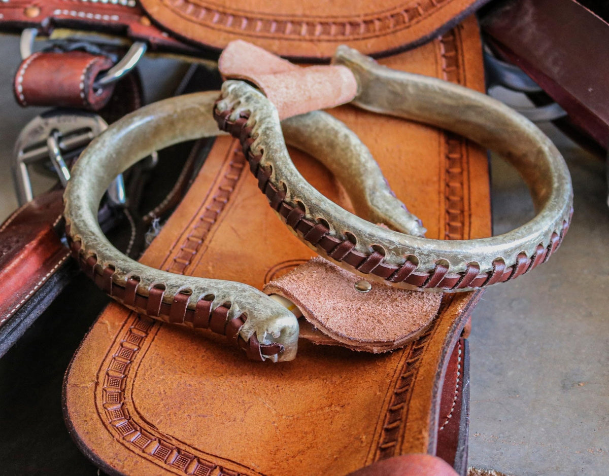 Oxbow Round Metal Western Stirrups D298598