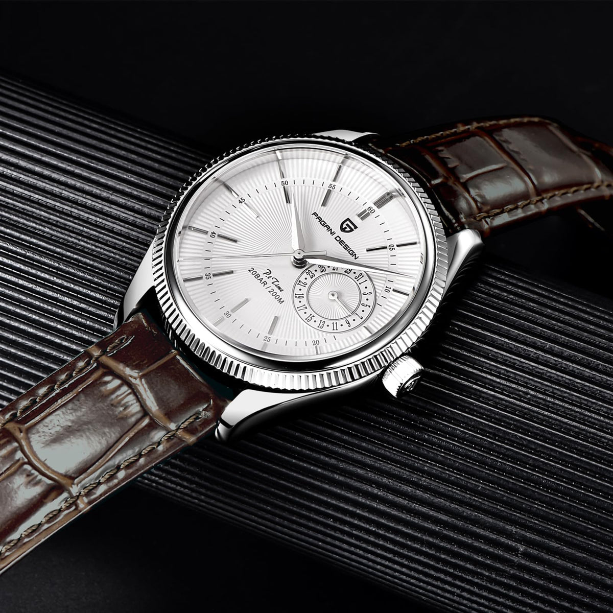 40mm Stainless Steel Quartz Wristwatch with Date Display W765