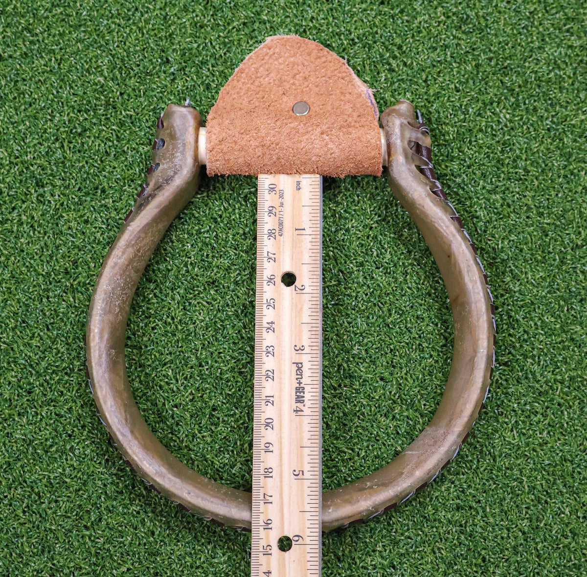 Oxbow Round Metal Western Stirrups D298598